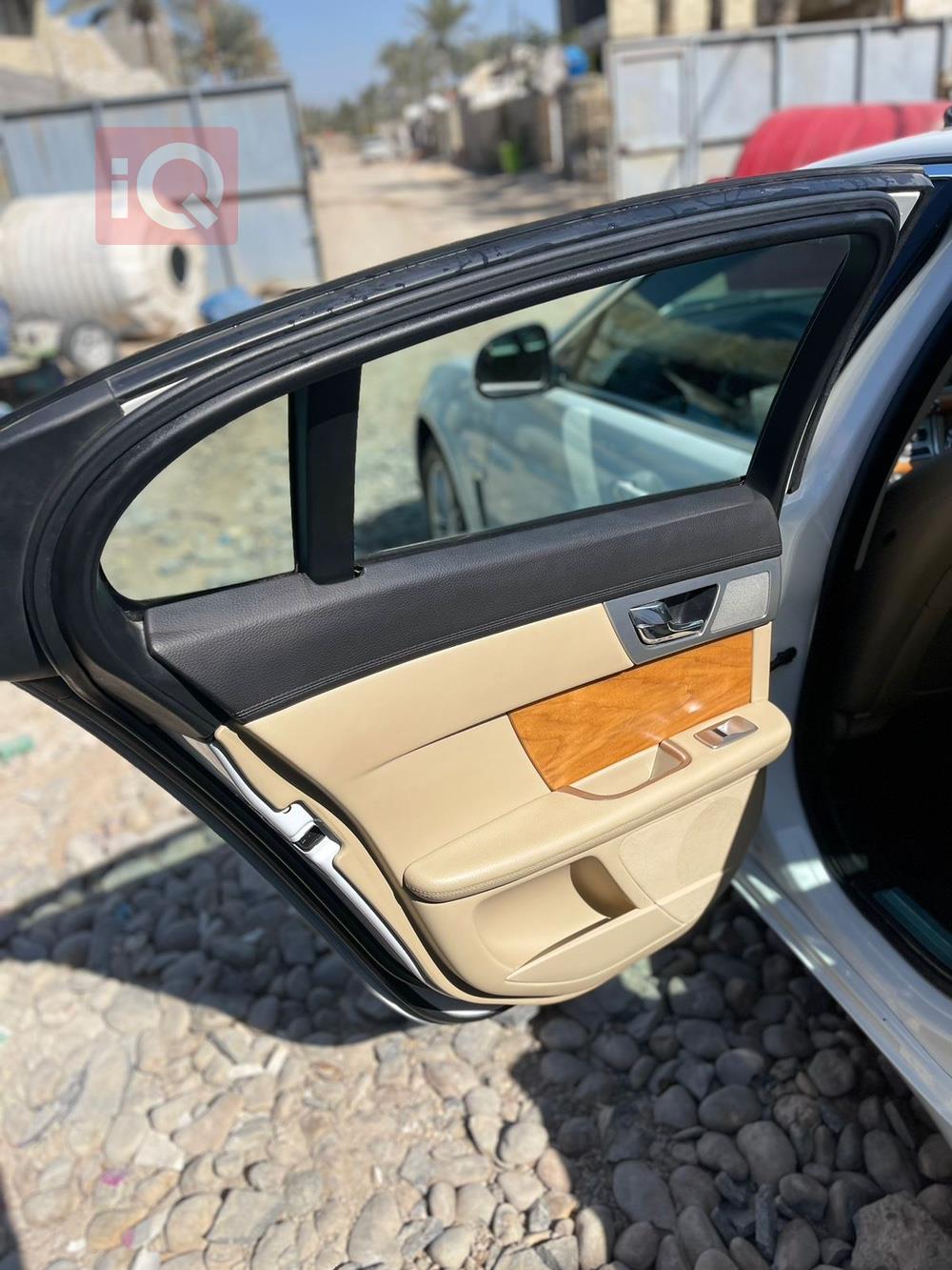 جاگوار XF